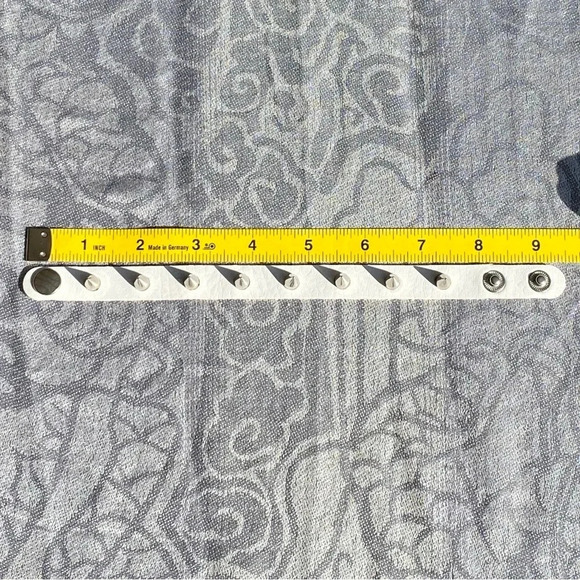 White Leather Punk Goth Spike Rock Metal Stud Snap Cuff Bracelet NWT - Picture 3 of 4